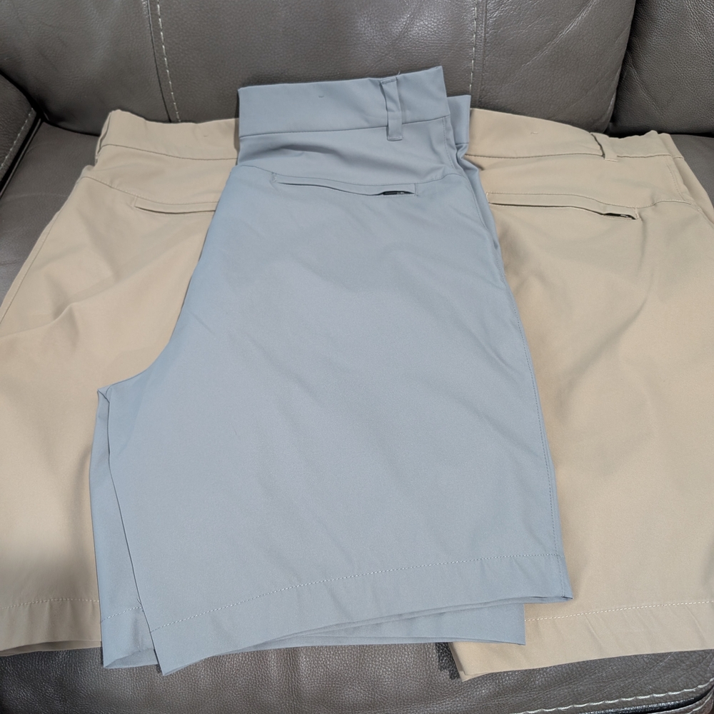 32 Degrees Men's Flat Front Shorts in Gray and Tan